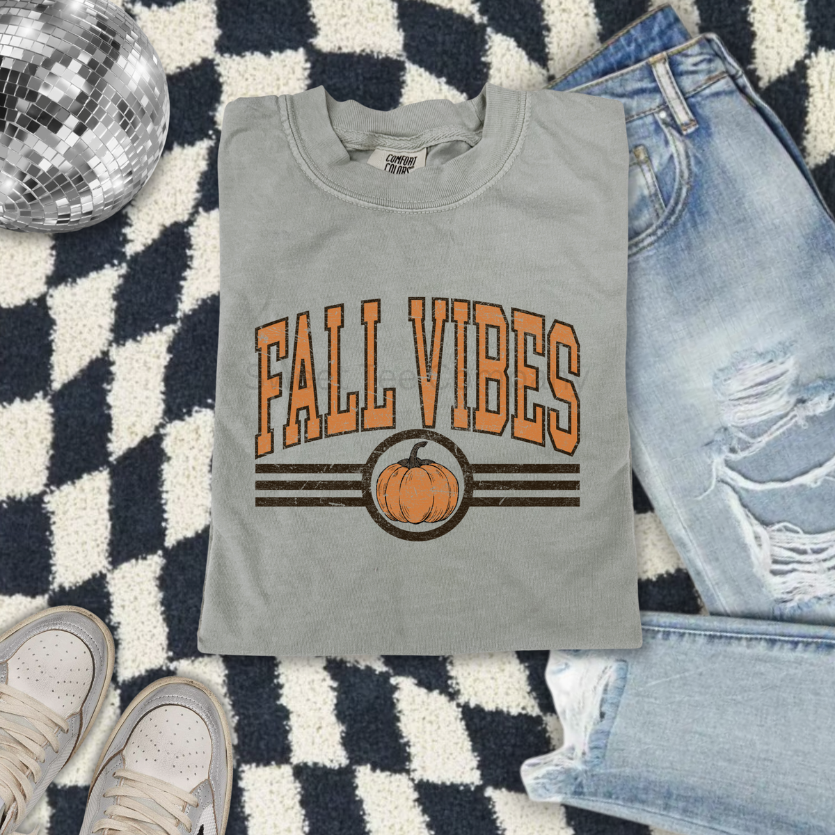 Fall Vibes Retro Pumpkin Graphic Tee